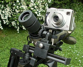 Adaptateur de digiscopie pivotant + APN compact + longue vue